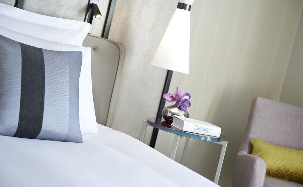 Renaissance Paris La Defense Hotel