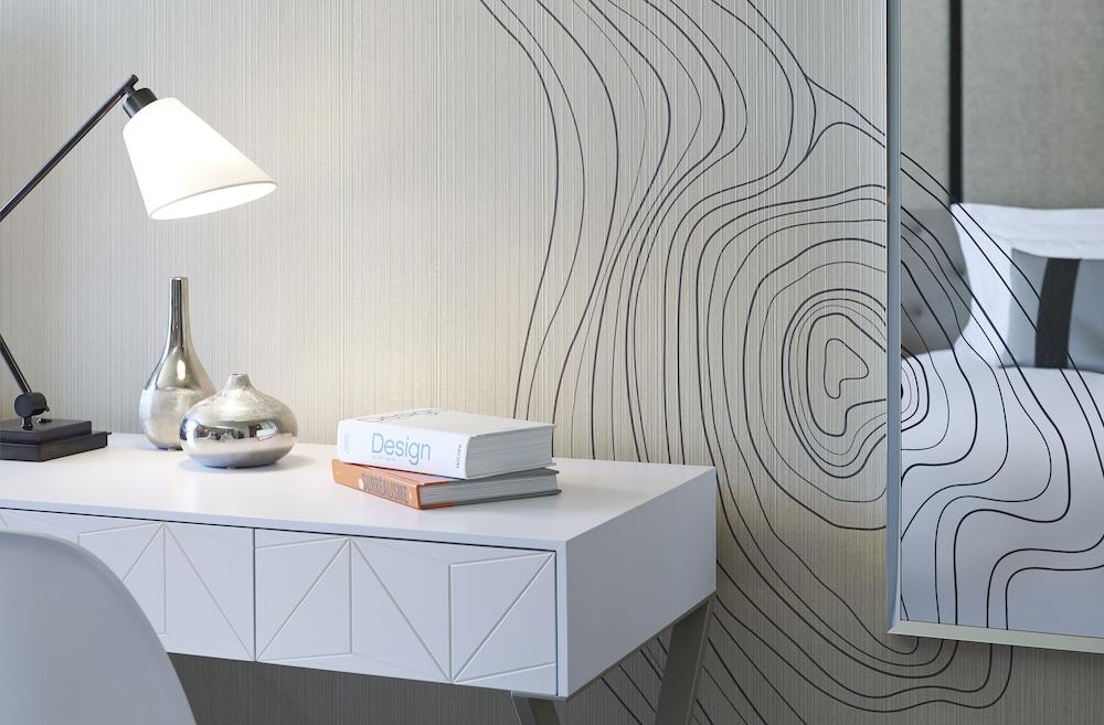 Renaissance Paris La Defense Hotel