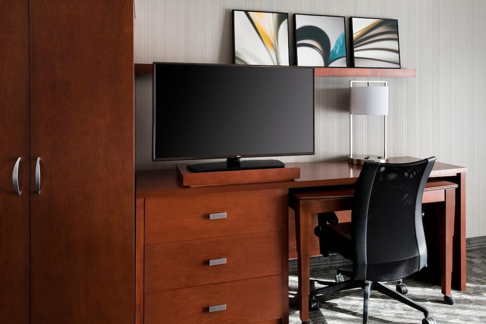 Courtyard by Marriott Mahwah