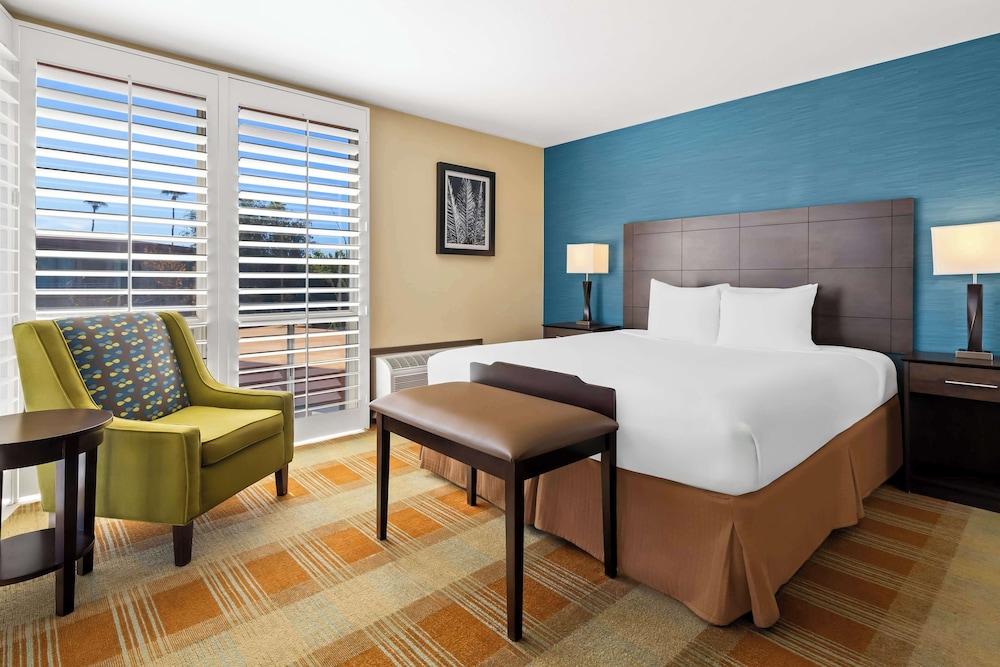 Best Western Date Tree Hotel