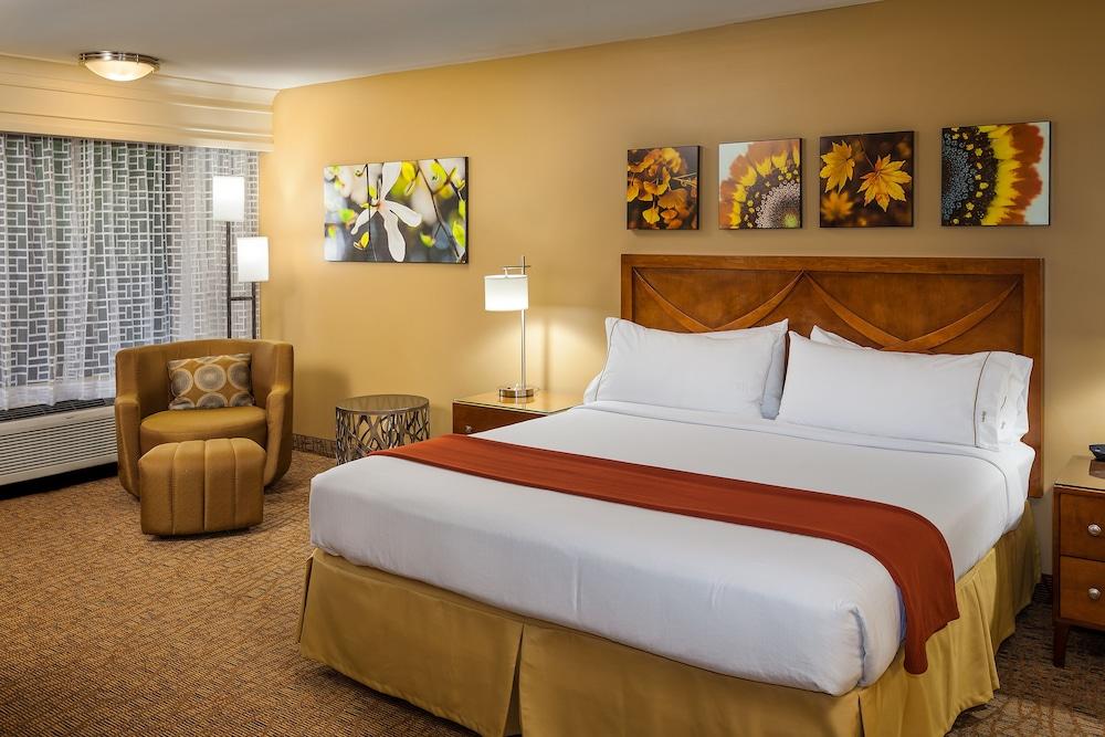 Holiday Inn Express Simi Valley by IHG