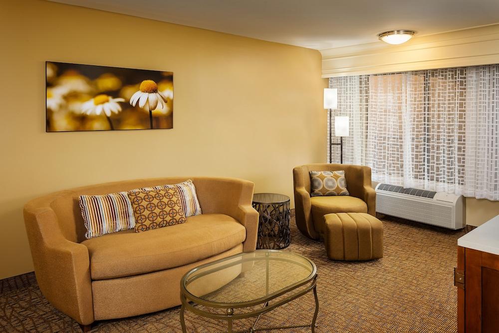 Holiday Inn Express Simi Valley by IHG