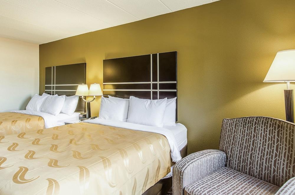 Red Roof Inn & Suites Middleborough