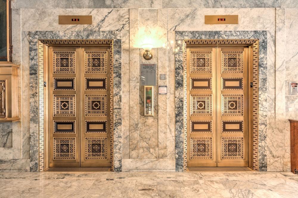 Gaslamp Plaza Suites