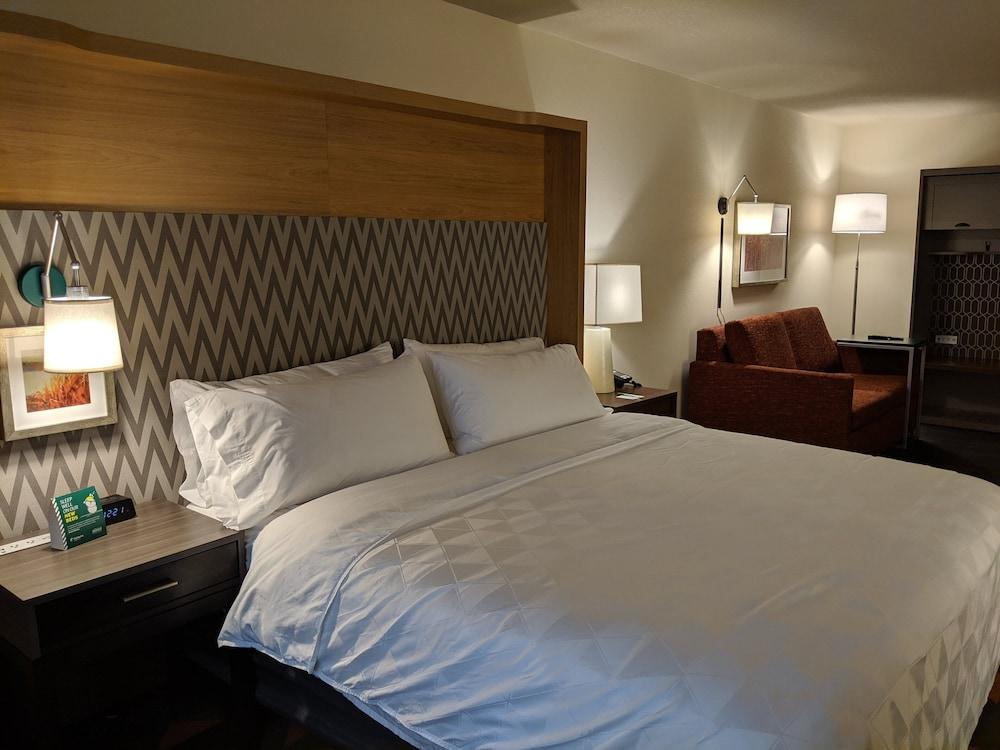 Holiday Inn Champaign by IHG