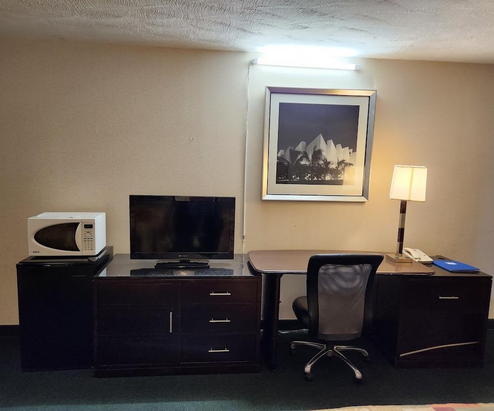 Travelodge by Wyndham Oakley