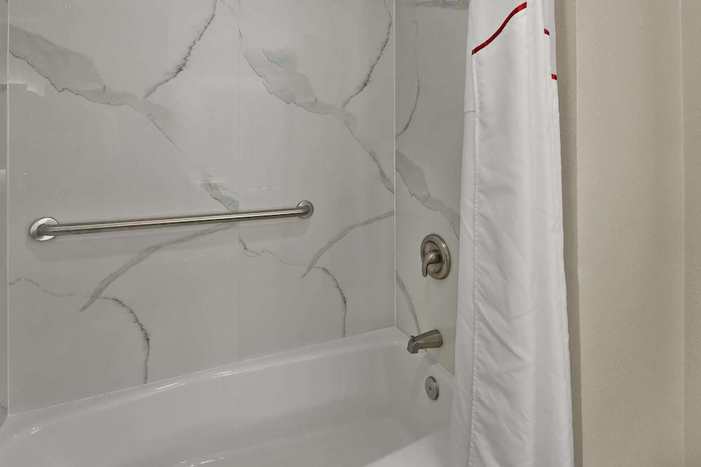 Quality Inn & Suites Weatherford