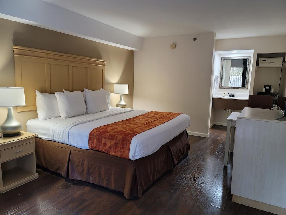 THE PARAGON of Golden Isles