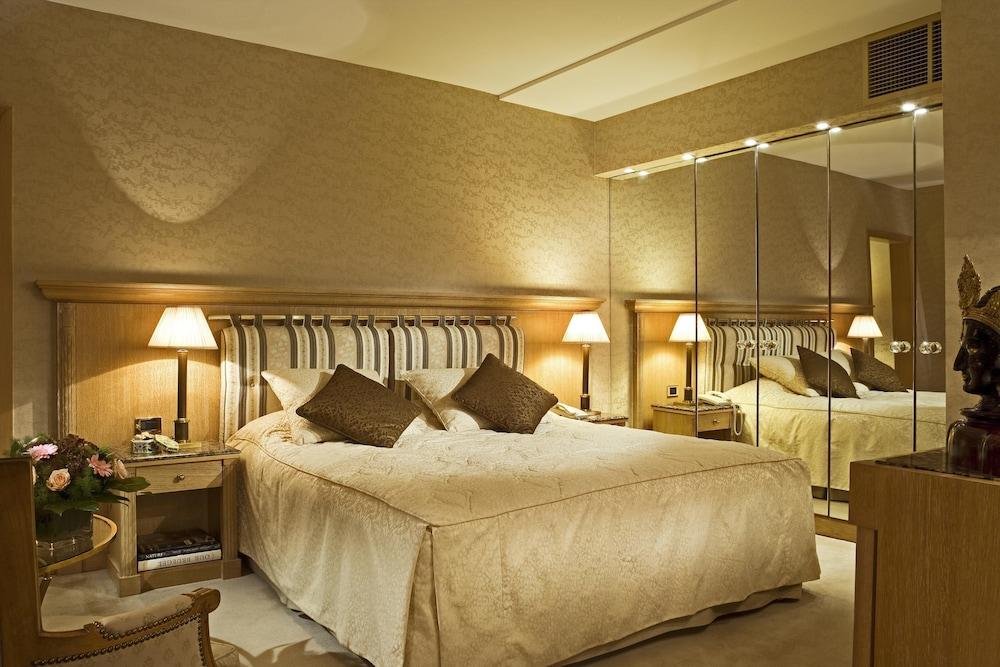 Warwick Grand-Place Brussels