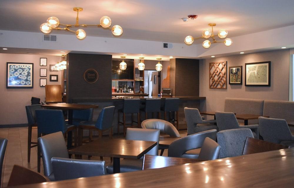 Four Points by Sheraton Chicago Westchester/Oak Brook