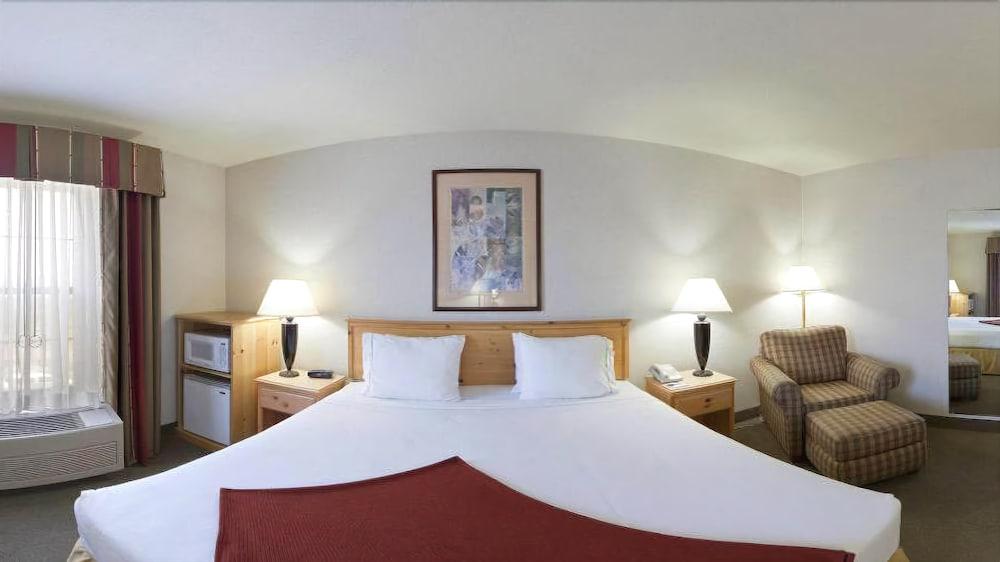Holiday Inn Express Grants Pass by IHG