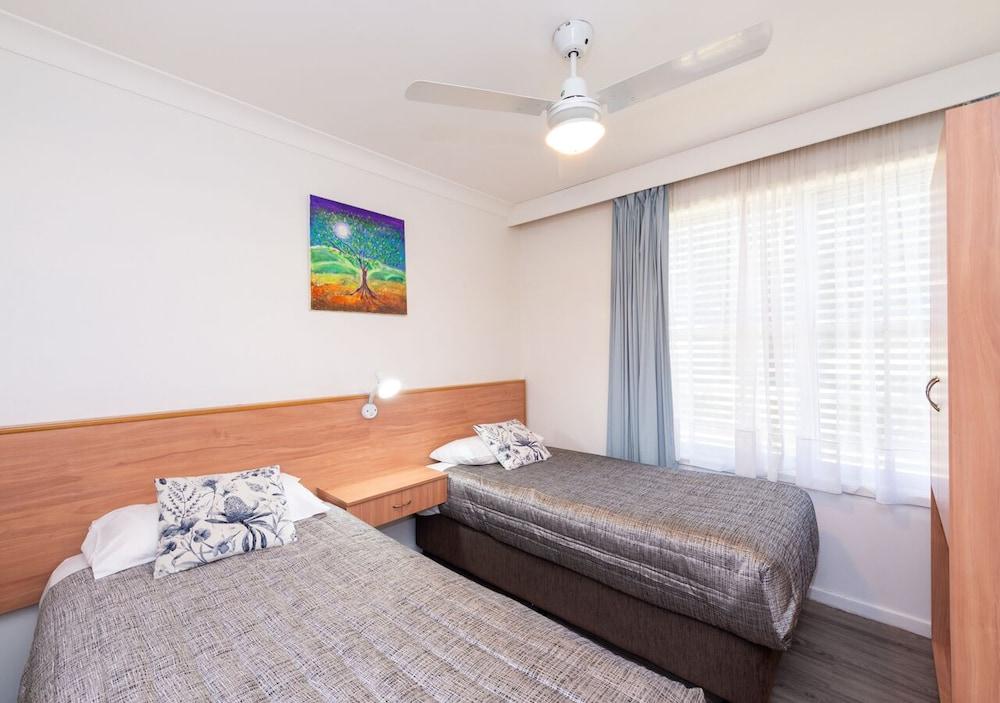 Riviera on Ruthven Motel