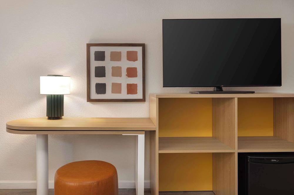 Spark by Hilton Rock Springs