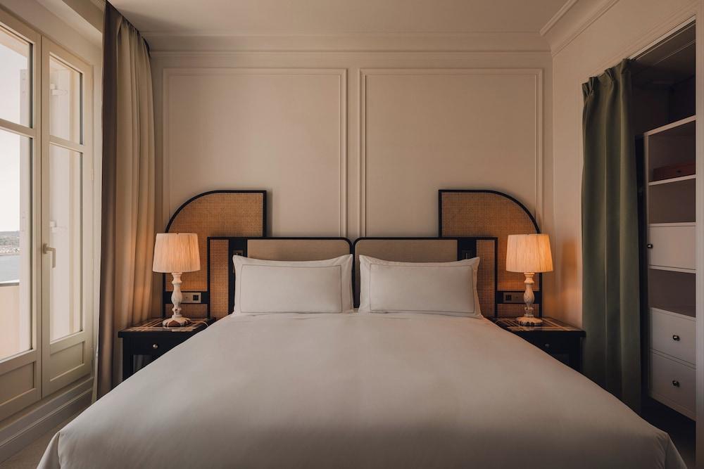 Carlton Cannes, a Regent Hotel