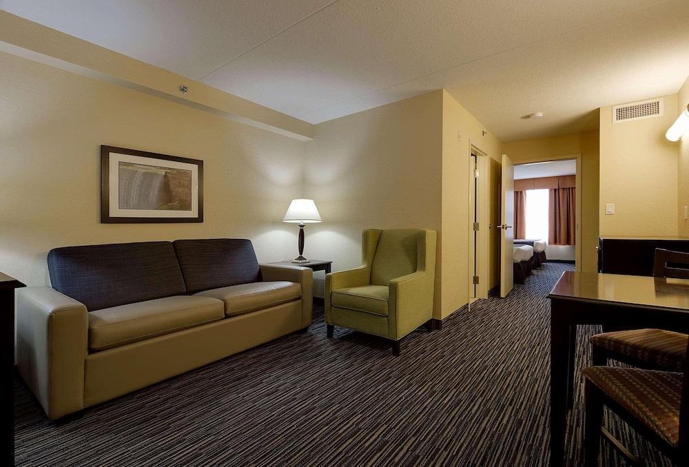 Country Inn & Suites by Radisson, Niagara Falls, ON