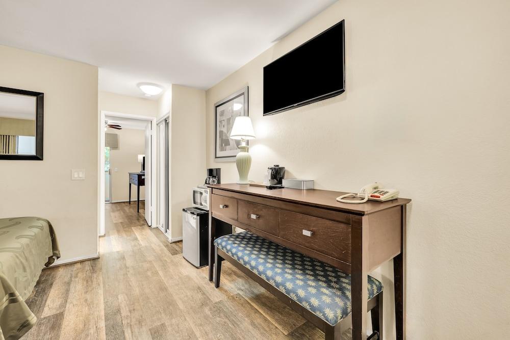 Scottish Fairway Inn