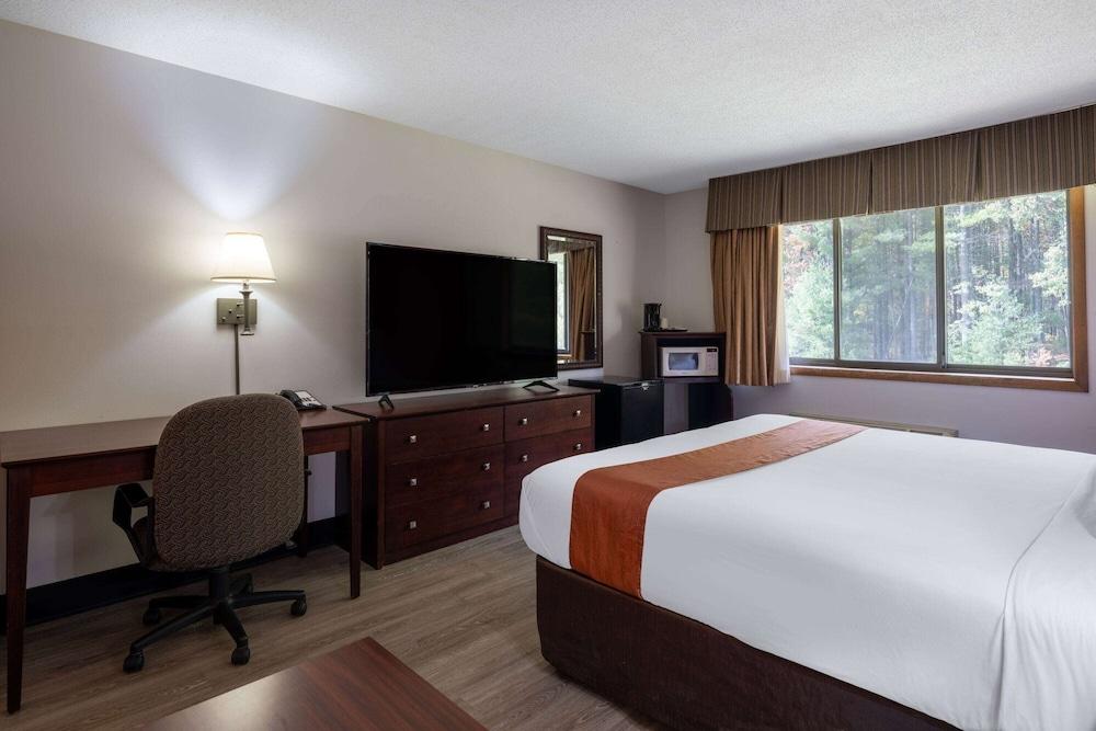 Travelodge by Wyndham Merrill