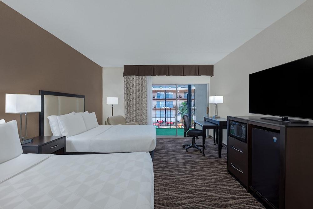 Holiday Inn Des Moines-Airport/Conf Center by IHG