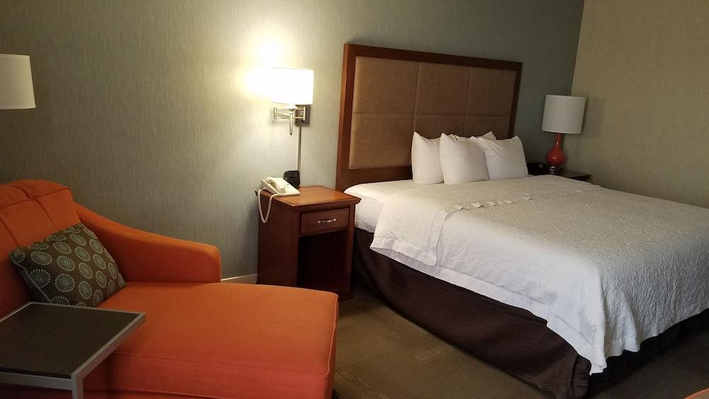 Wingate by Wyndham St. Louis Airport