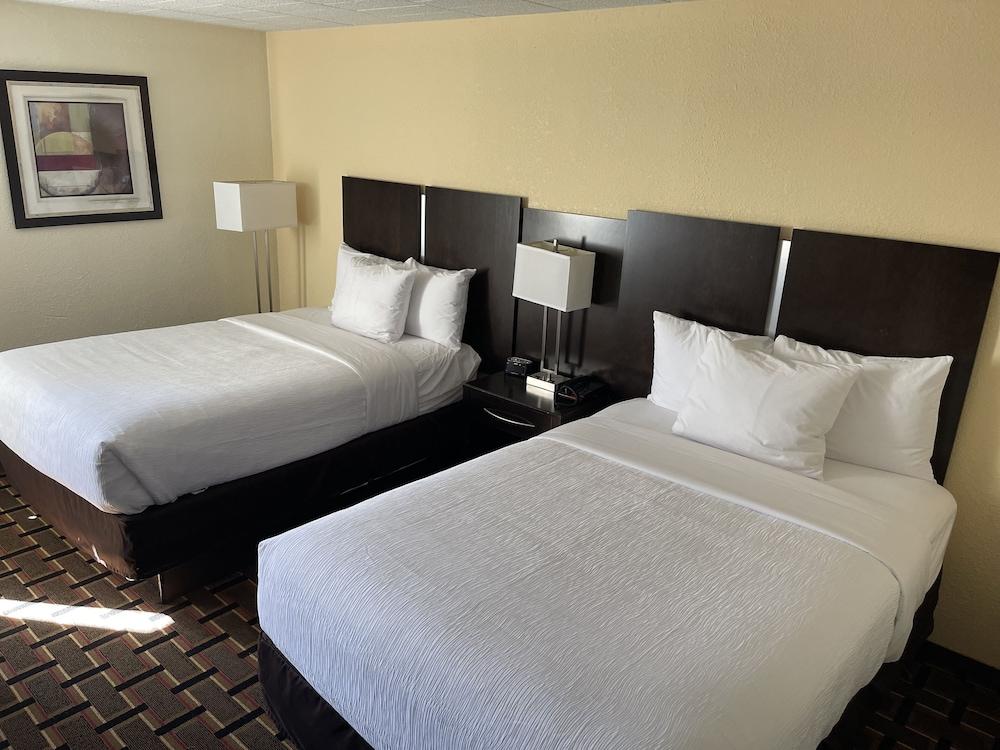 Baymont by Wyndham Scranton Dunmore