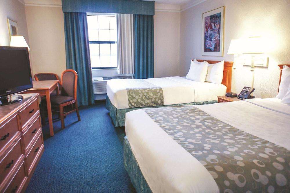 La Quinta Inn by Wyndham Moline Airport