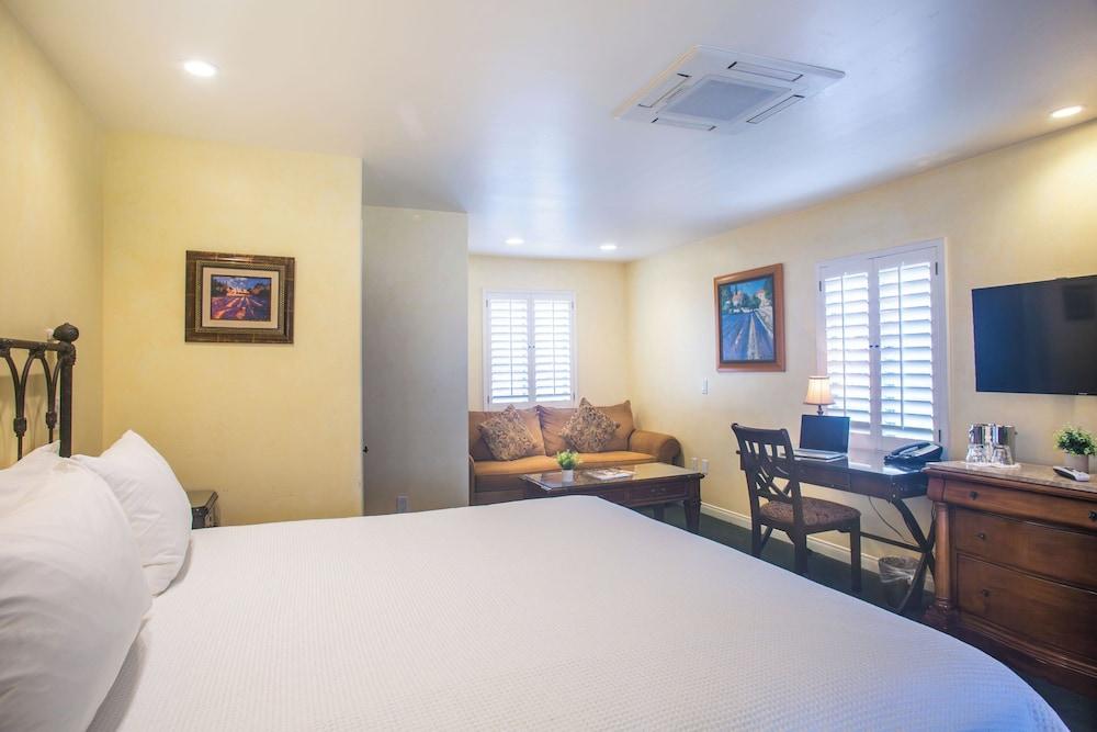 Castillo Inn at the Beach