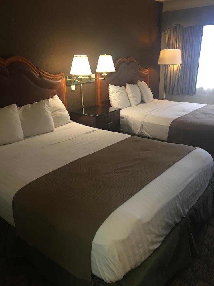 A Victory Hotel - Southfield