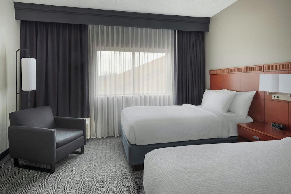Courtyard by Marriott New Carrollton