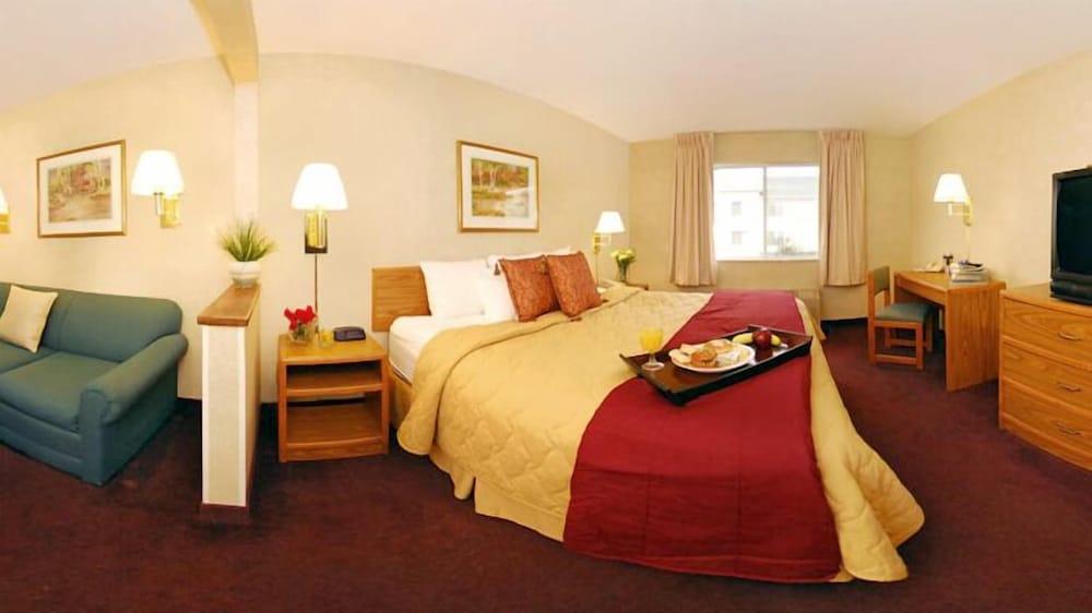 Quality Inn Dayton North - Vandalia
