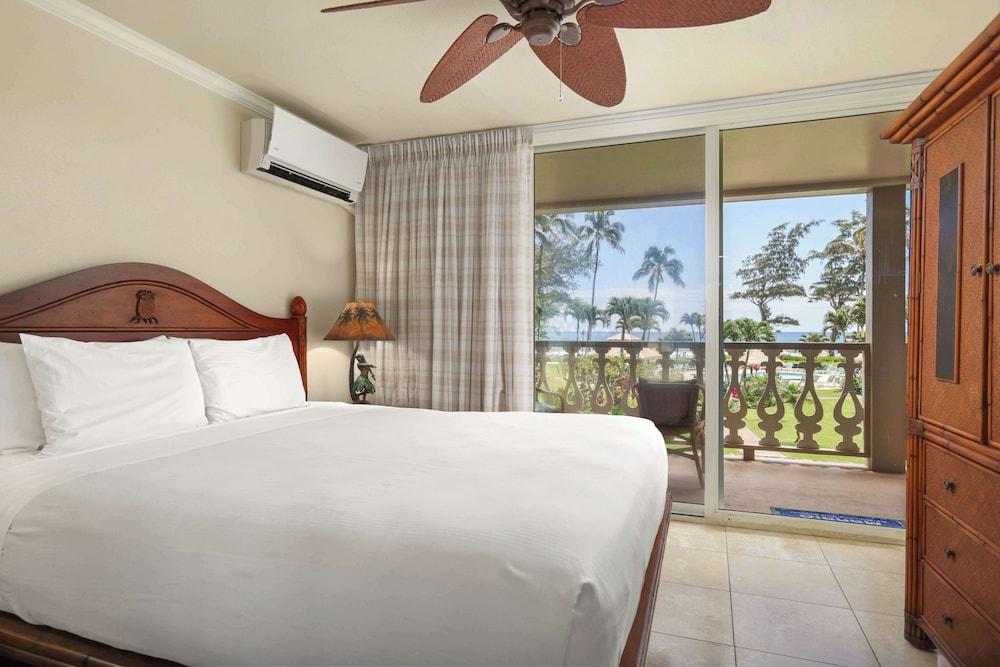 Aston Islander on the Beach