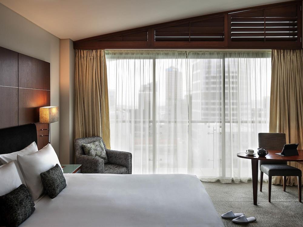 Pullman Auckland Hotel & Apartments