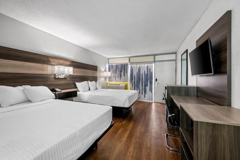 Econo Lodge Carlsbad Caverns Area