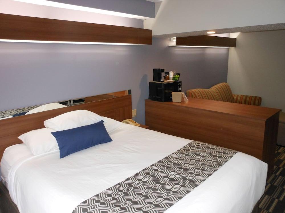 Microtel Inn & Suites by Wyndham Sioux Falls