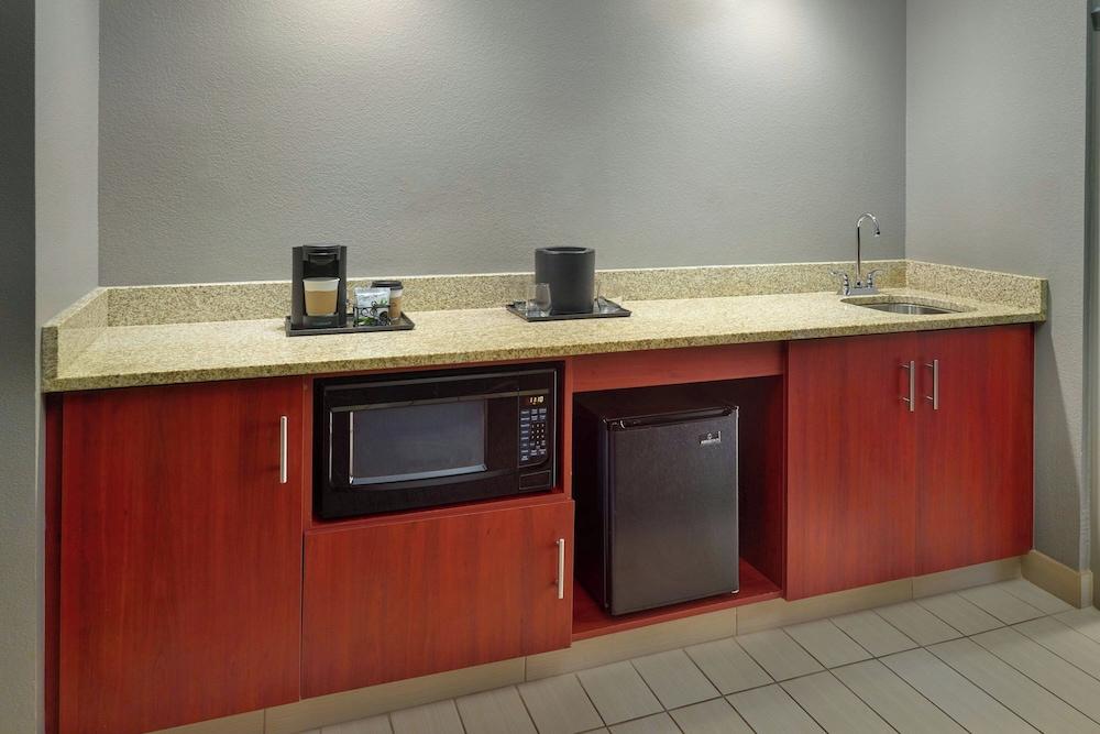 Courtyard by Marriott Frederick