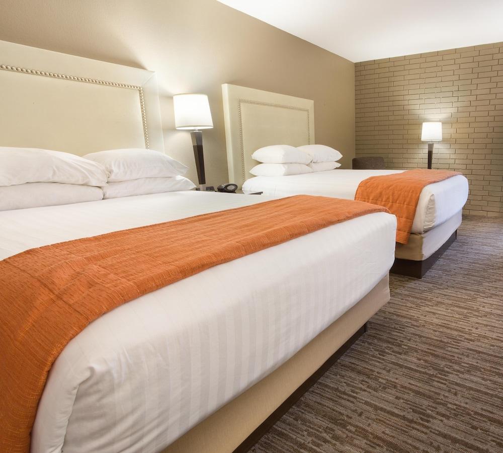 Drury Inn & Suites Greensboro