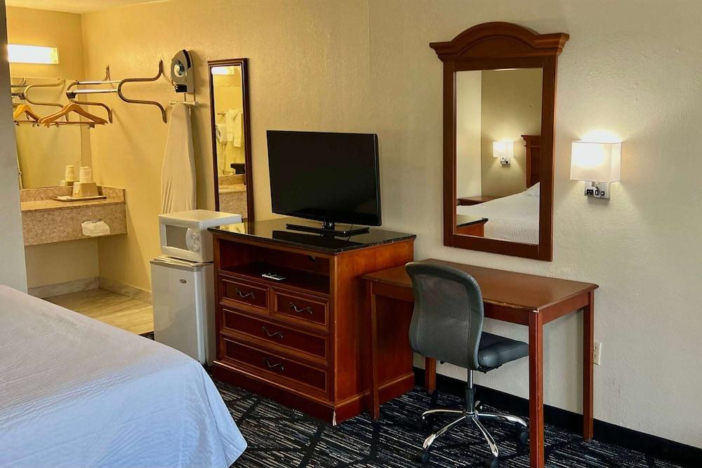 Baymont by Wyndham Troy