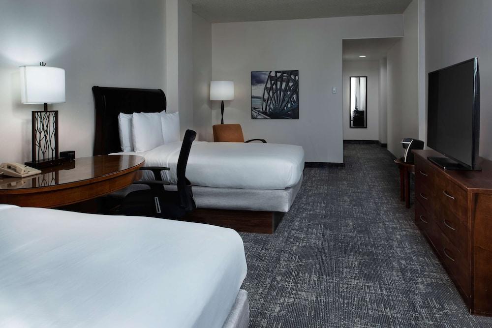 DoubleTree by Hilton Memphis Downtown