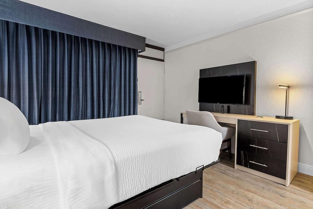 Suburban Studios Slidell I-10