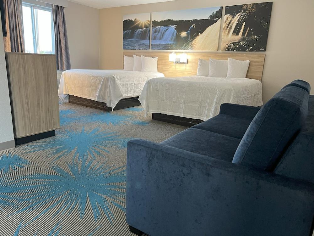 Days Inn by Wyndham Jamestown