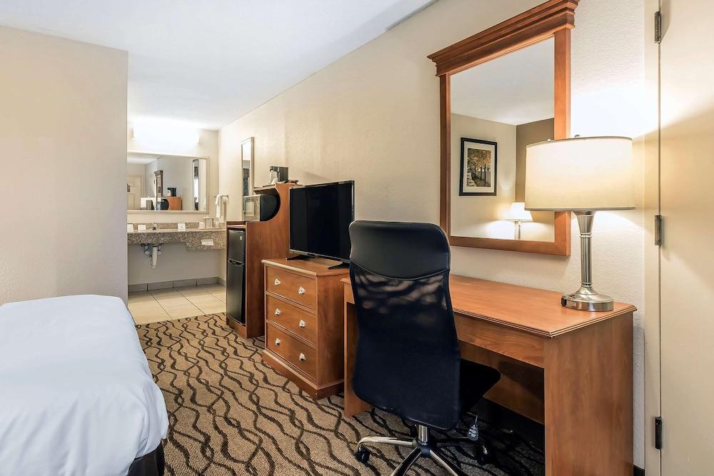 Quality Inn Charleston - Sikeston