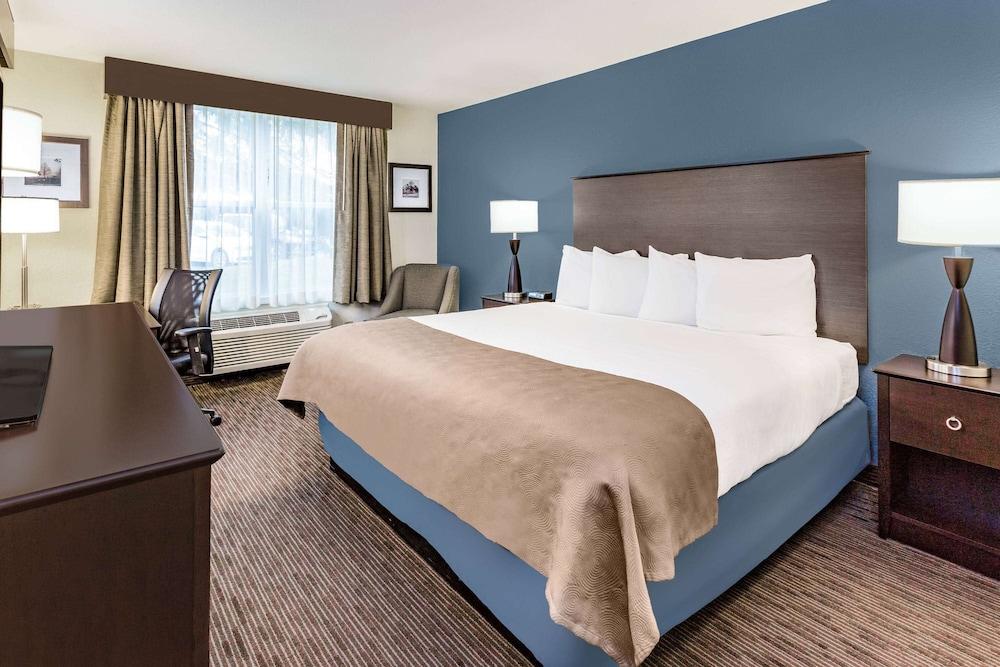 AmericInn by Wyndham Burnsville