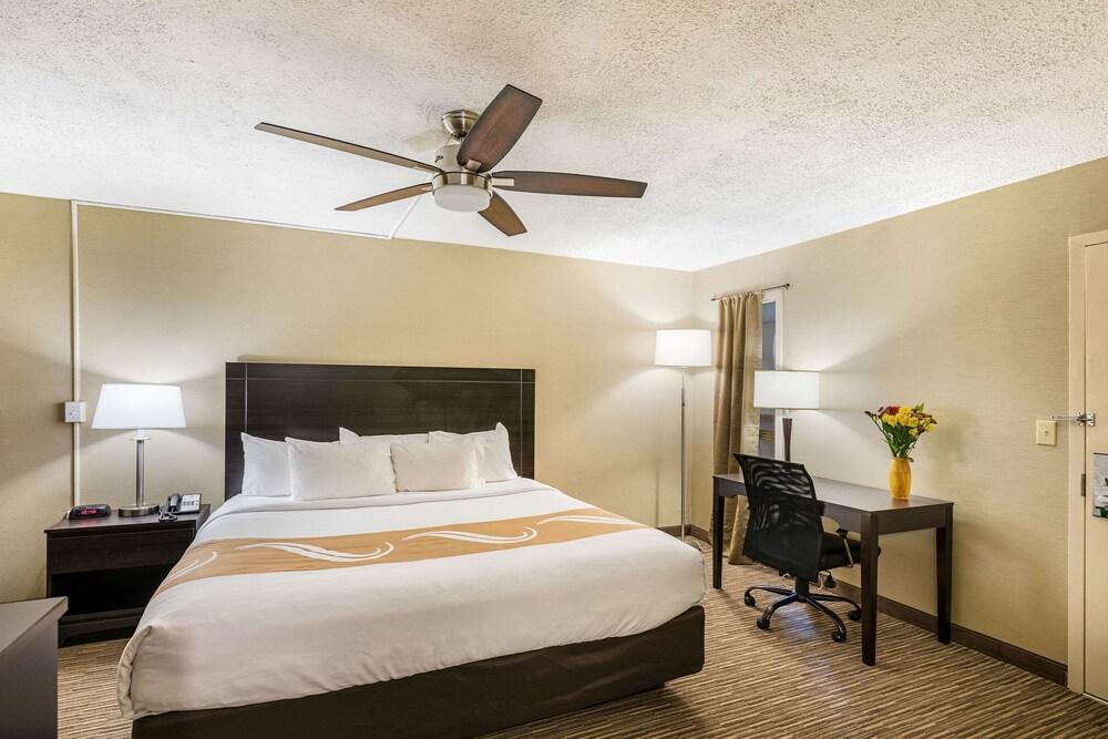 Quality Inn University