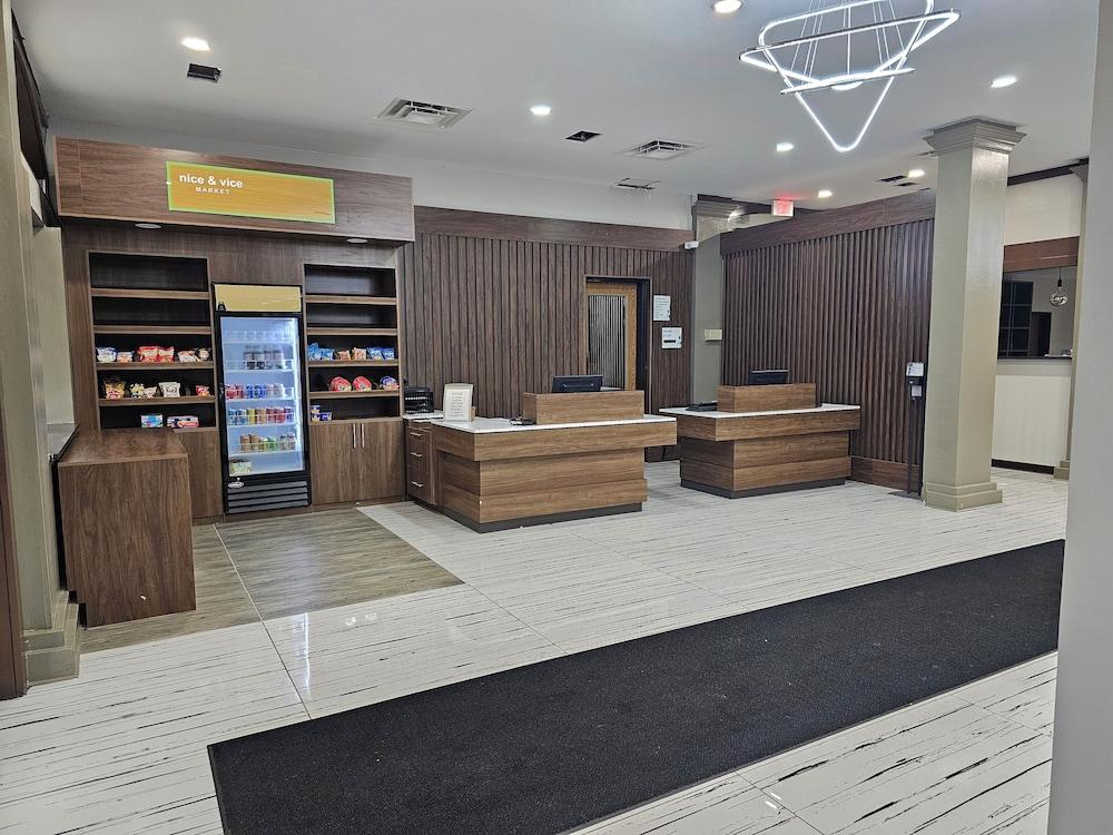 Wyndham Garden Williamsburg Busch Gardens Area