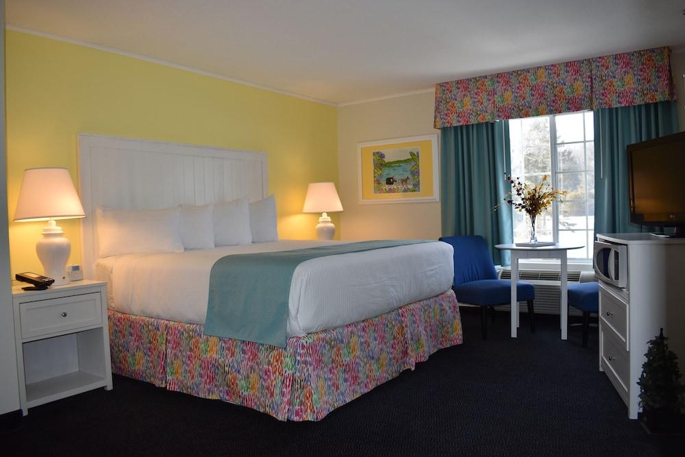 Breakers Resort & Beach Bar