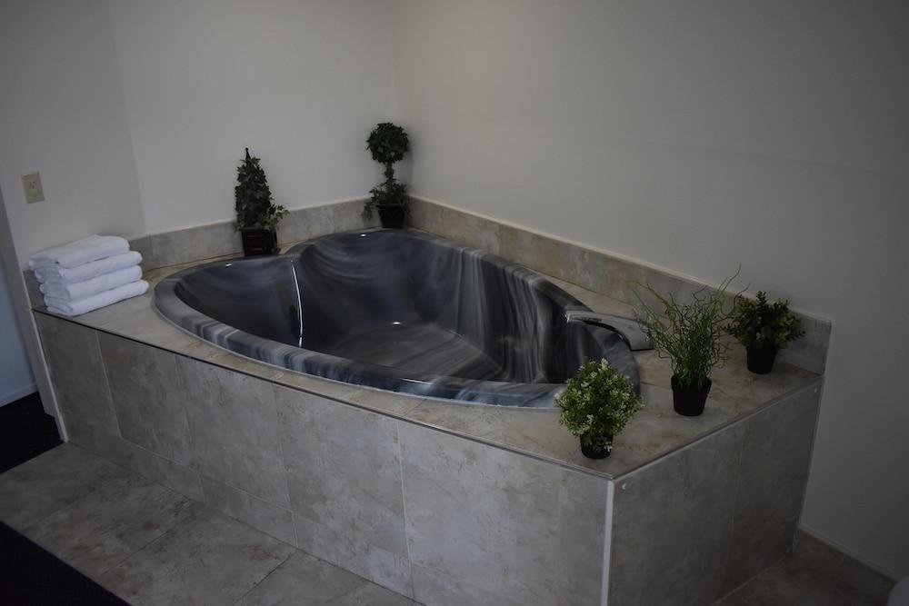 Breakers Resort & Beach Bar