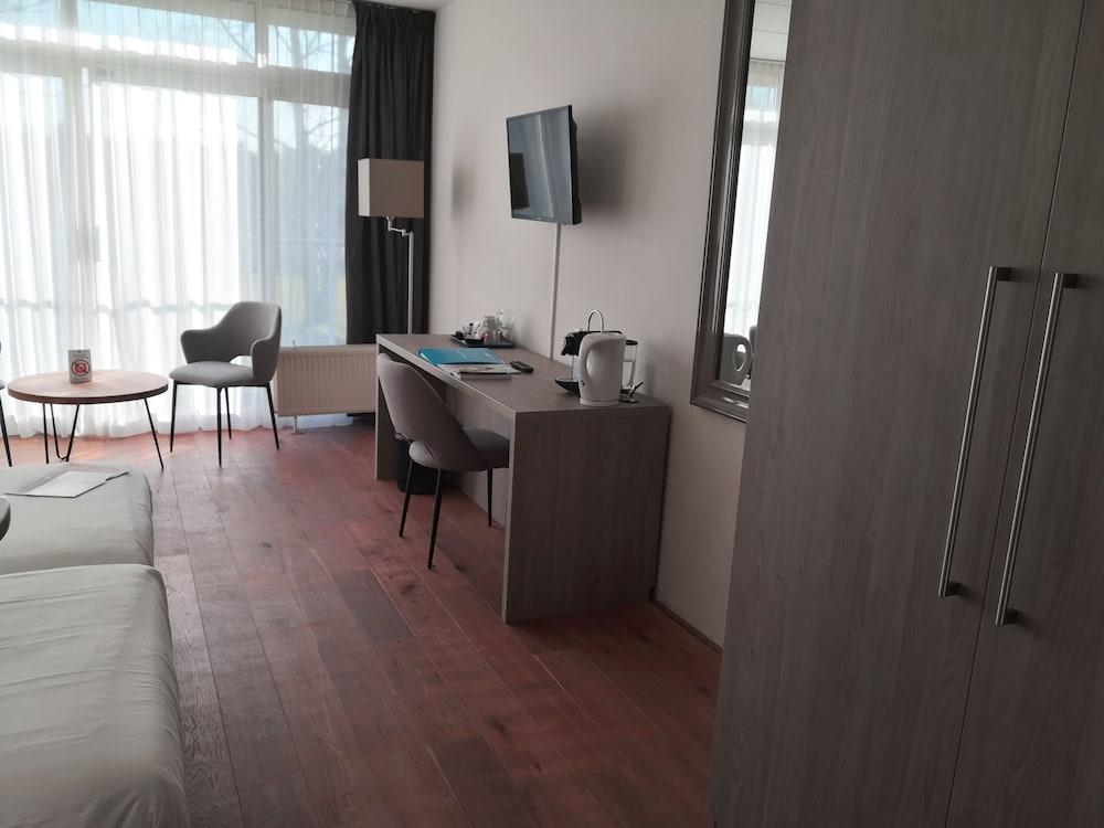 Fletcher Hotel - Restaurant De Zeegser Duinen