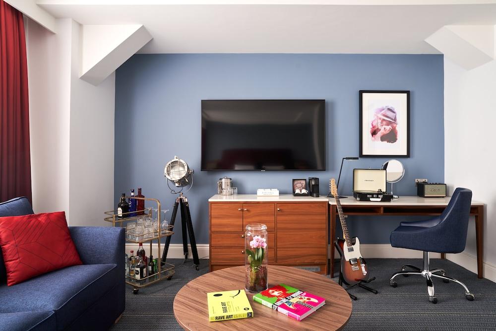 The Cumberland, London