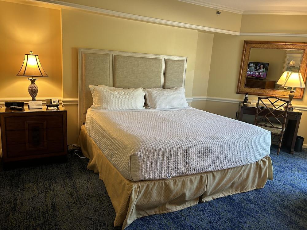 Lago Mar Beach Resort & Club