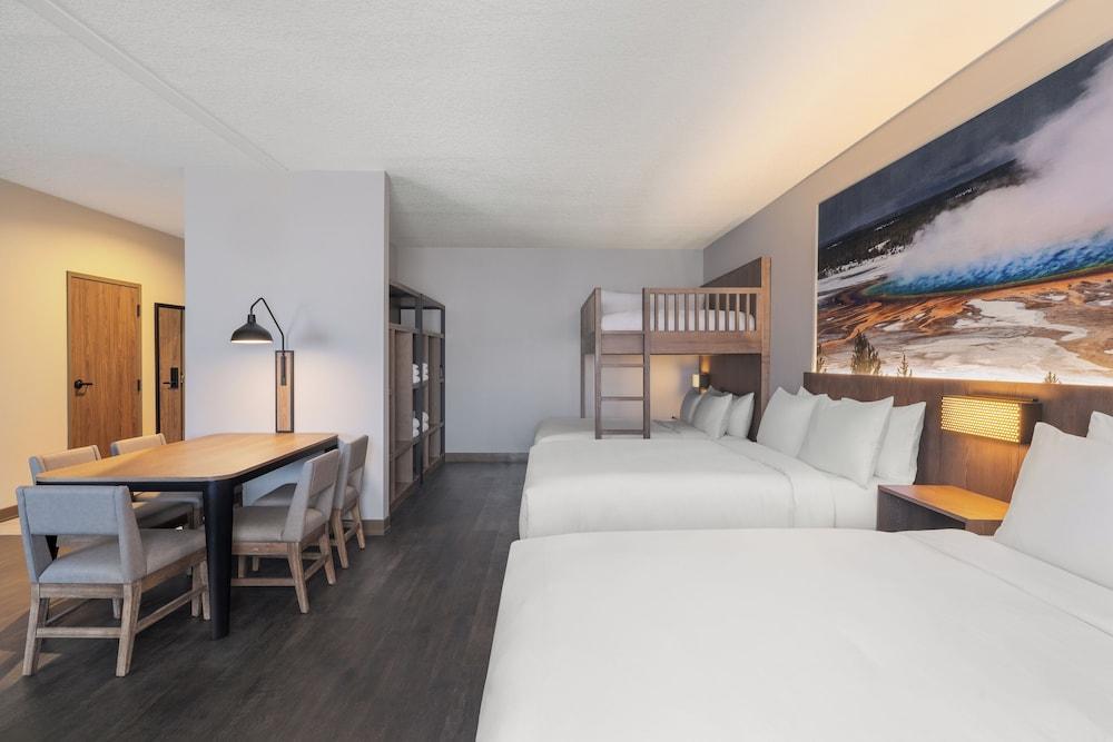 Starlite Yellowstone, Tapestry Collection by Hilton
