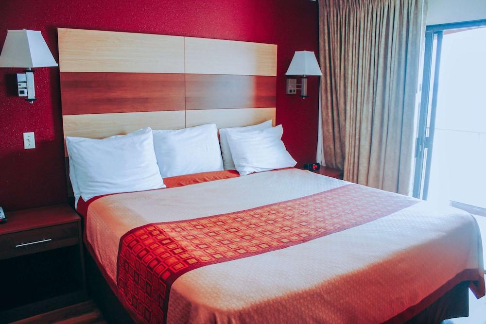 Rodeway Inn & Suites Lake Havasu City